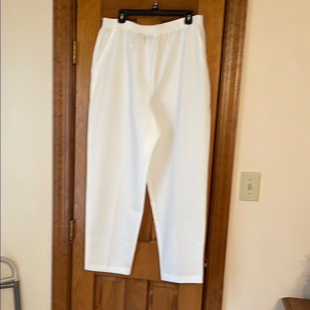 Briggs New York White Women's Dress Chinos